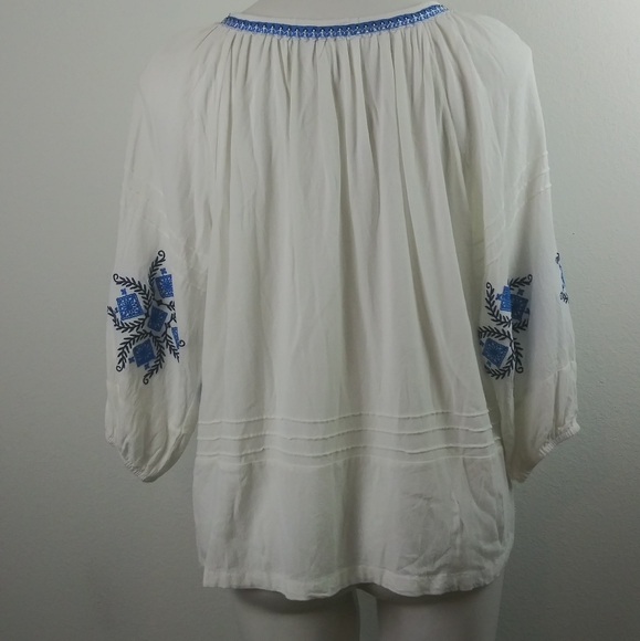 Hayden Los Angeles Embroidered Boho Blouse - Picture 4 of 7